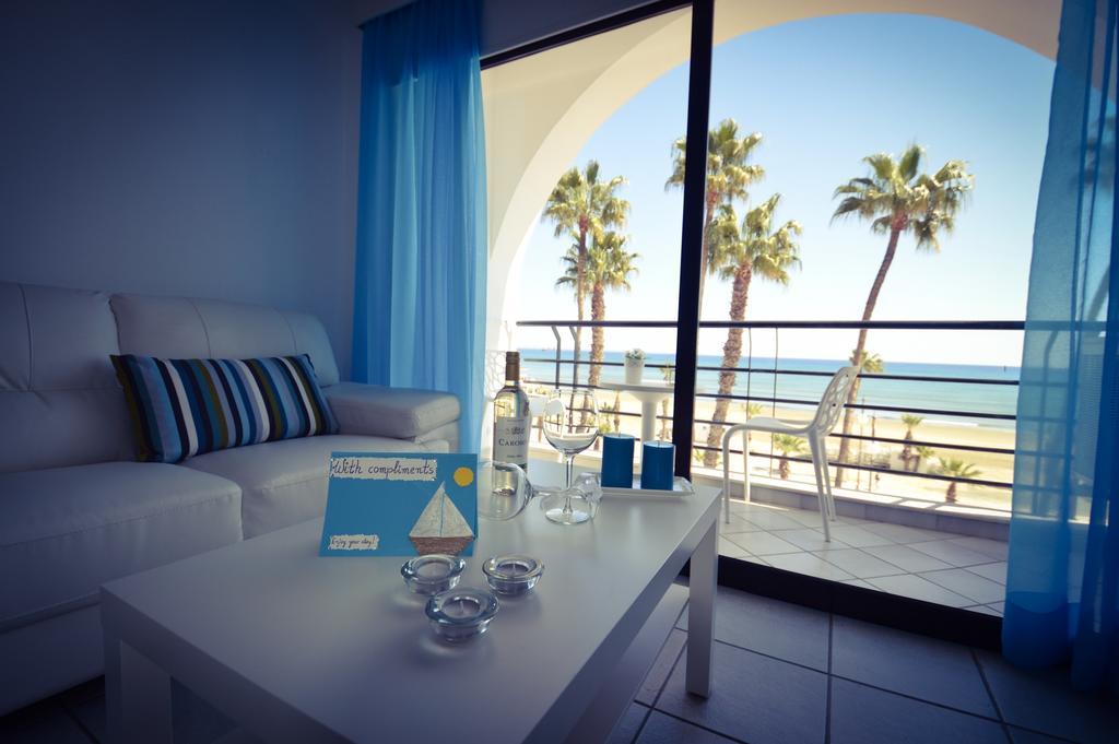 Krasas Beach Apartment Rentals لارنكا الغرفة الصورة